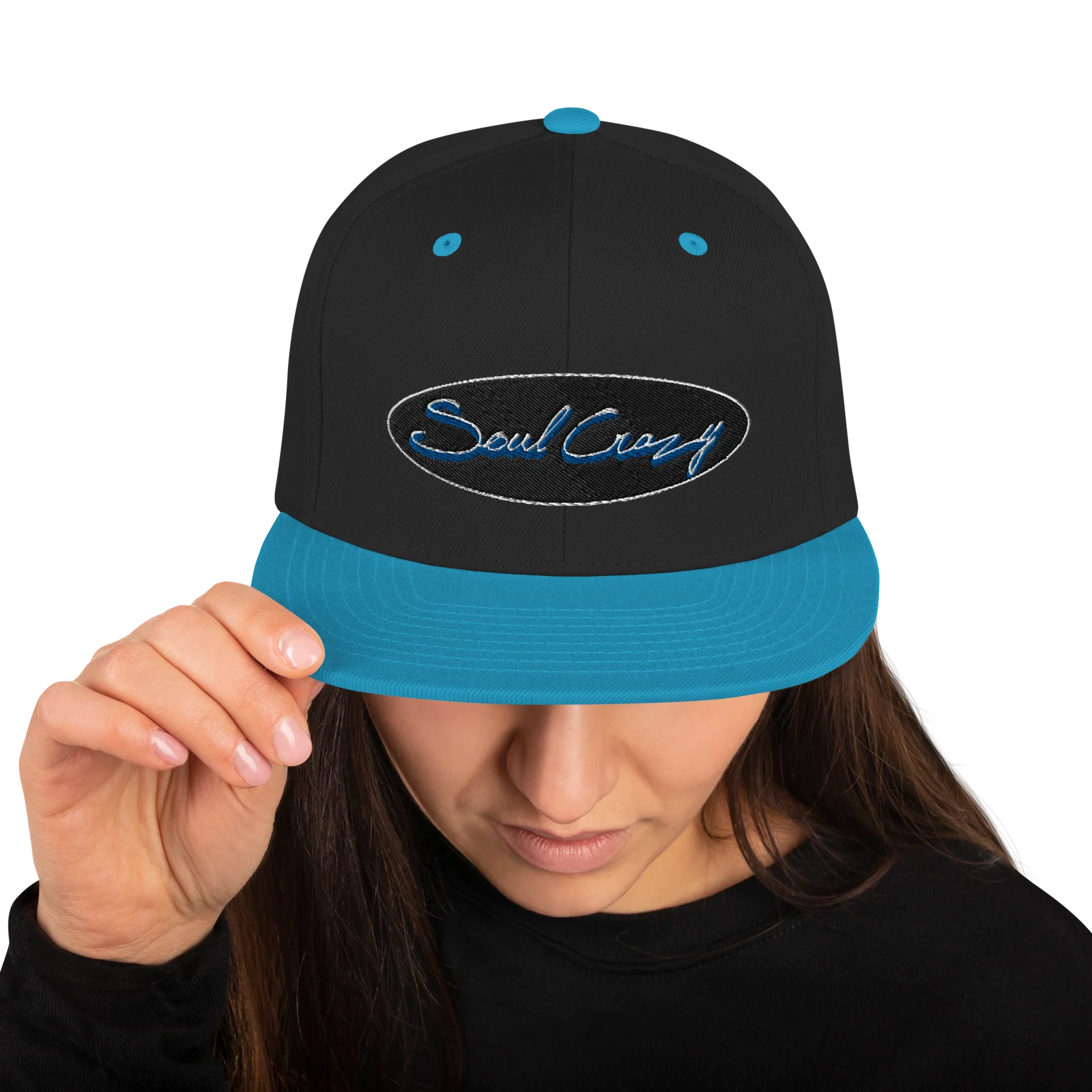 Chica con la gorra snapback negra y turquesa Soul Crazy